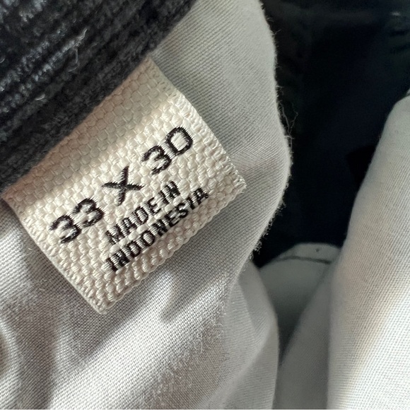 FLINT AND TINDER Men's Slim Fit Micro Corduroy Pants Dark Grey 33x30 - Picture 6 of 12